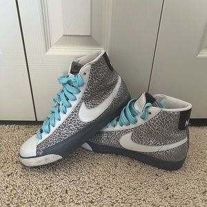 Nike wmns blazer high RARE!